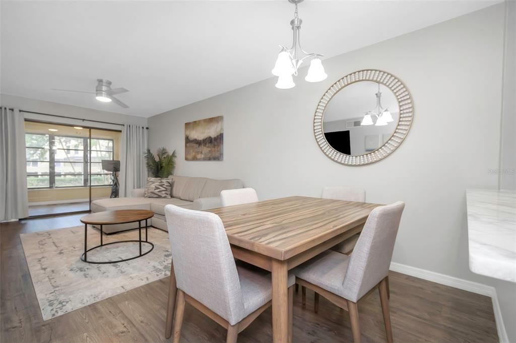 待售: $185,000 (2 贝兹, 2 浴室, 940 平方英尺)