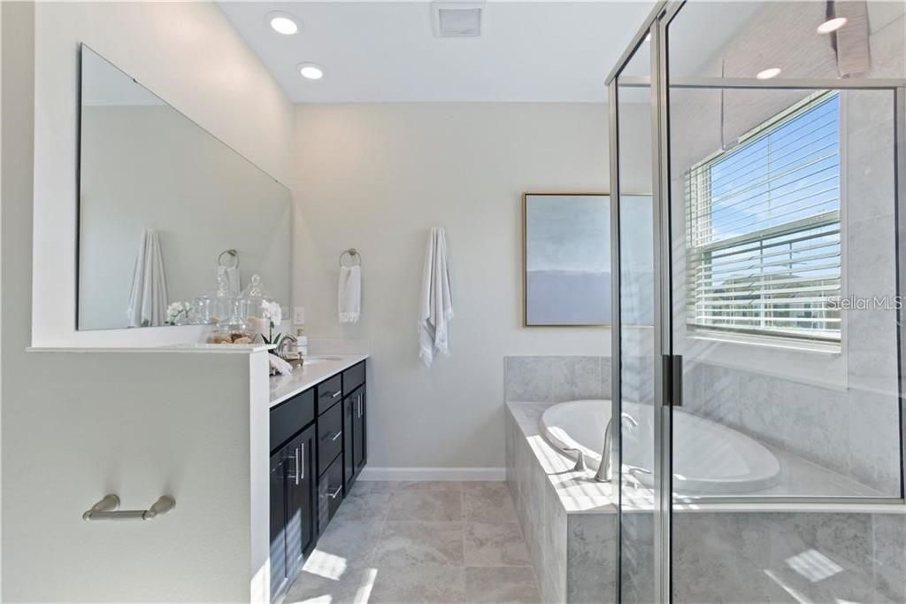 В аренду: $2,300 (3 спален, 2 ванн, 1742 Квадратных фут)