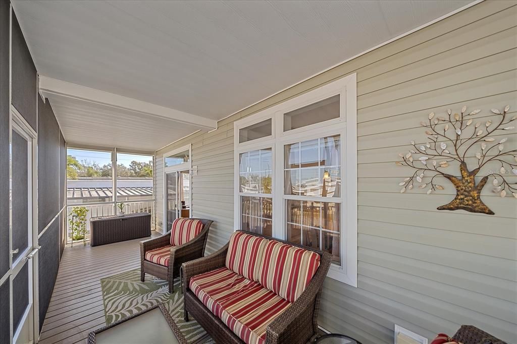 Под контрактом: $240,000 (2 спален, 2 ванн, 1296 Квадратных фут)