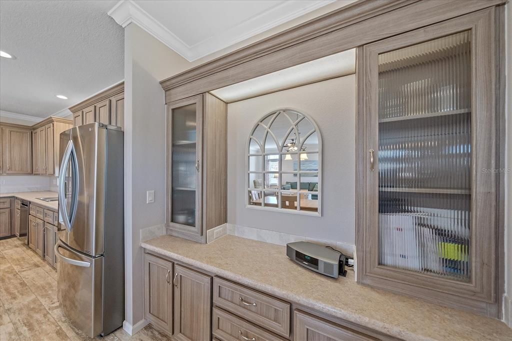 Под контрактом: $240,000 (2 спален, 2 ванн, 1296 Квадратных фут)