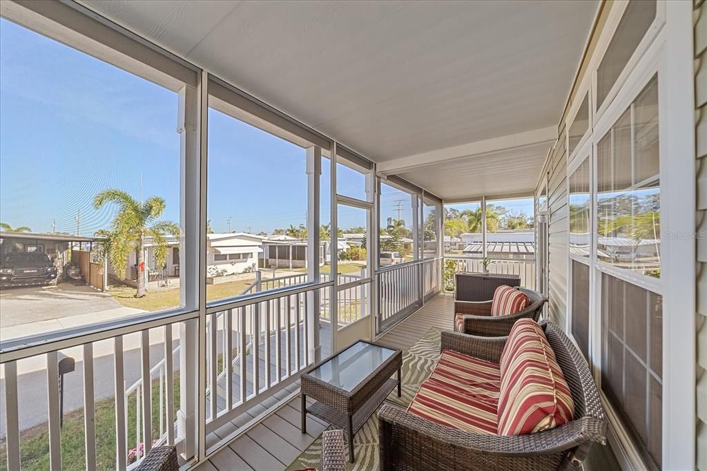 Под контрактом: $240,000 (2 спален, 2 ванн, 1296 Квадратных фут)