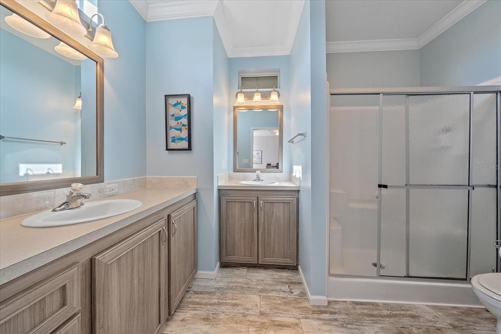 Под контрактом: $240,000 (2 спален, 2 ванн, 1296 Квадратных фут)