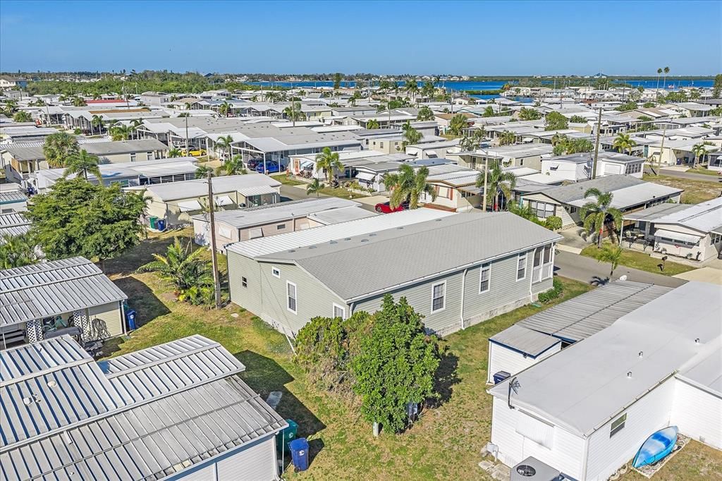 Под контрактом: $240,000 (2 спален, 2 ванн, 1296 Квадратных фут)