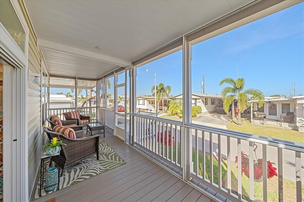 Под контрактом: $240,000 (2 спален, 2 ванн, 1296 Квадратных фут)