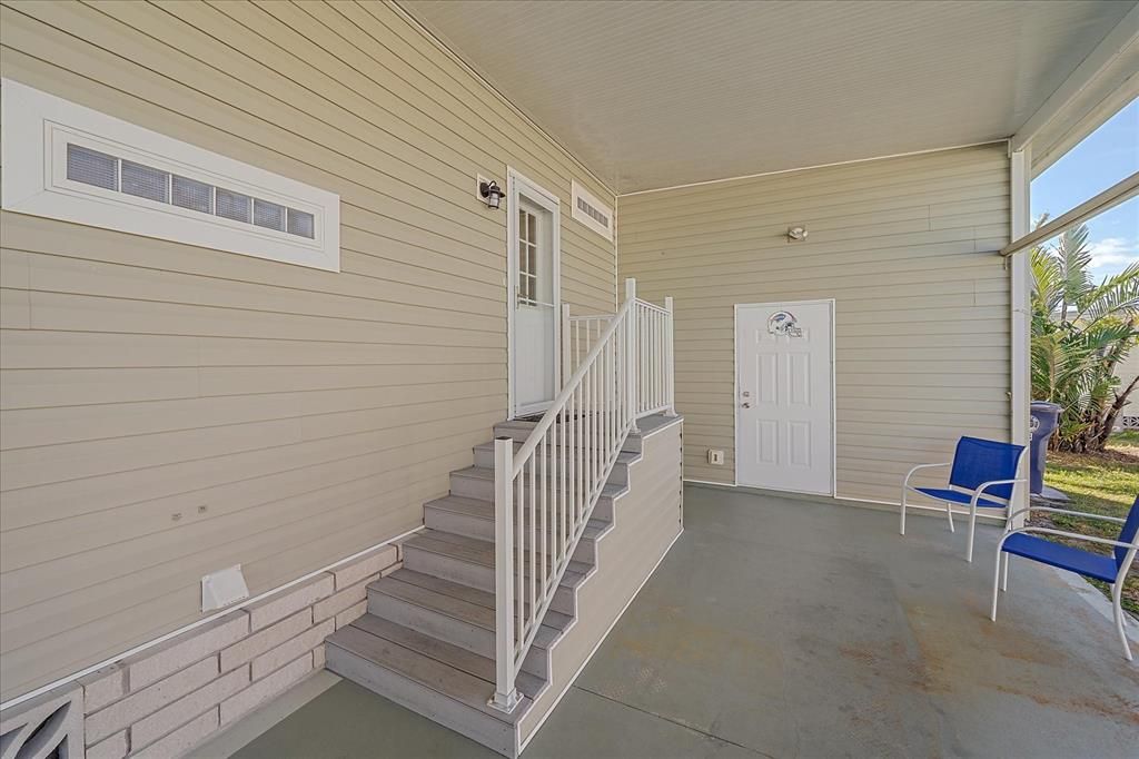 Под контрактом: $240,000 (2 спален, 2 ванн, 1296 Квадратных фут)