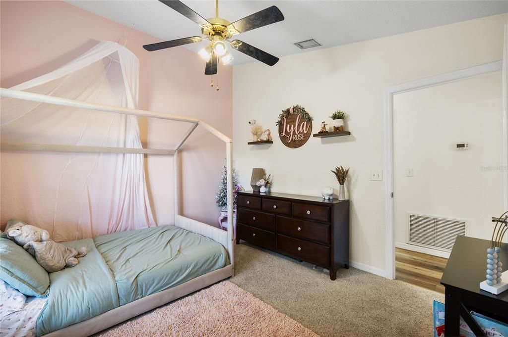 待售: $439,900 (4 贝兹, 2 浴室, 1784 平方英尺)