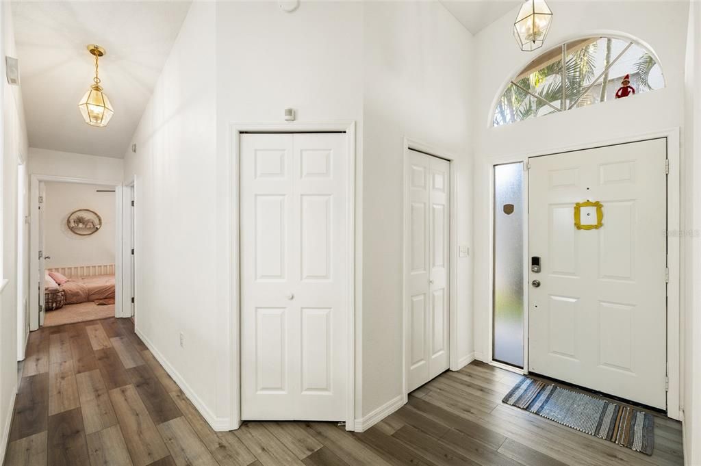 待售: $439,900 (4 贝兹, 2 浴室, 1784 平方英尺)