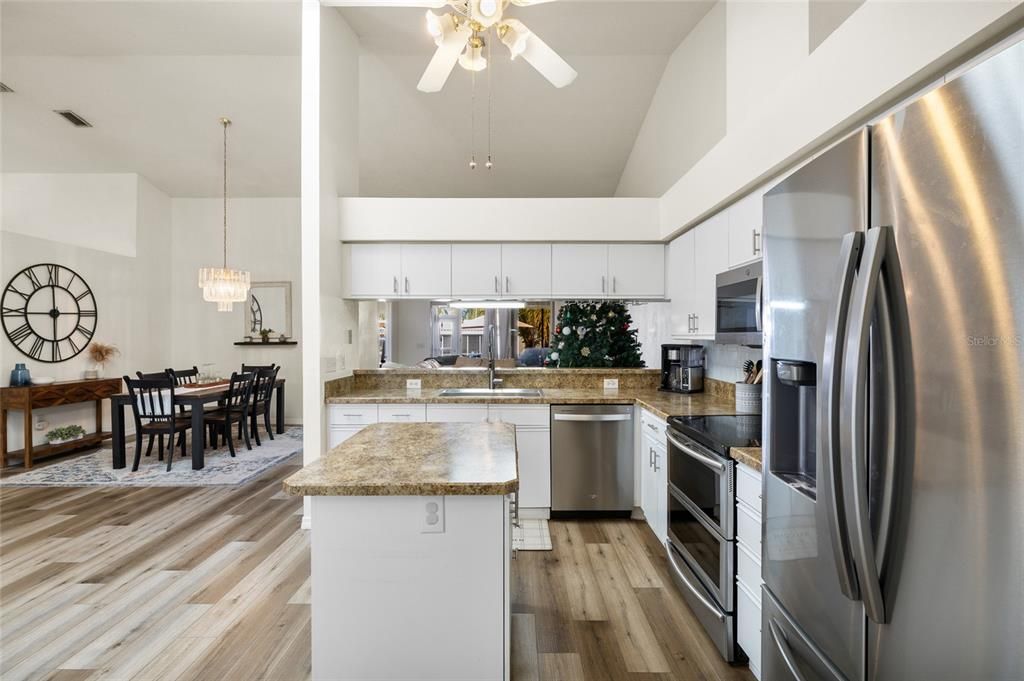 待售: $439,900 (4 贝兹, 2 浴室, 1784 平方英尺)