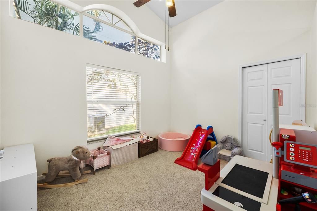 待售: $439,900 (4 贝兹, 2 浴室, 1784 平方英尺)