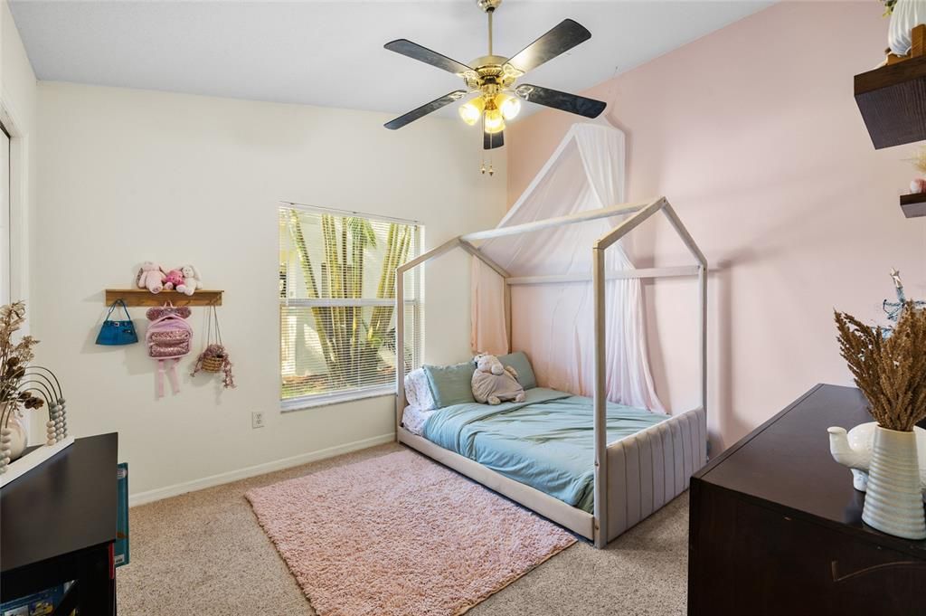 待售: $439,900 (4 贝兹, 2 浴室, 1784 平方英尺)