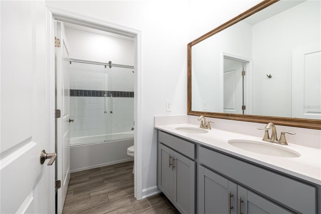 出租: $3,700 (4 贝兹, 3 浴室, 2136 平方英尺)