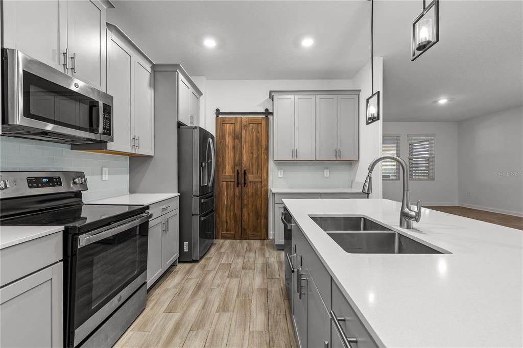 出租: $3,700 (4 贝兹, 3 浴室, 2136 平方英尺)