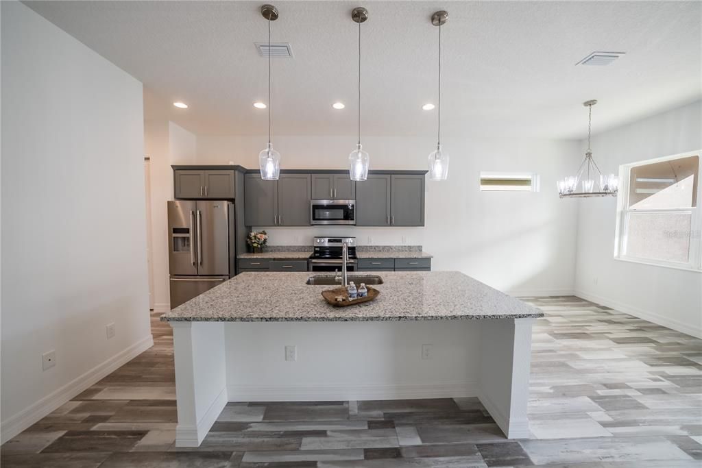 待售: $349,900 (3 贝兹, 2 浴室, 1872 平方英尺)