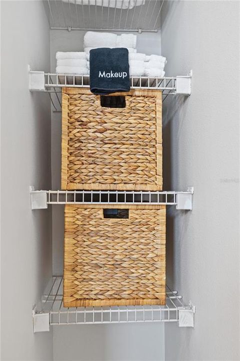 На продажу: $299,900 (2 спален, 2 ванн, 1679 Квадратных фут)