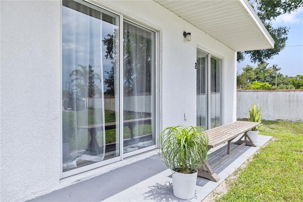 На продажу: $299,900 (2 спален, 2 ванн, 1679 Квадратных фут)