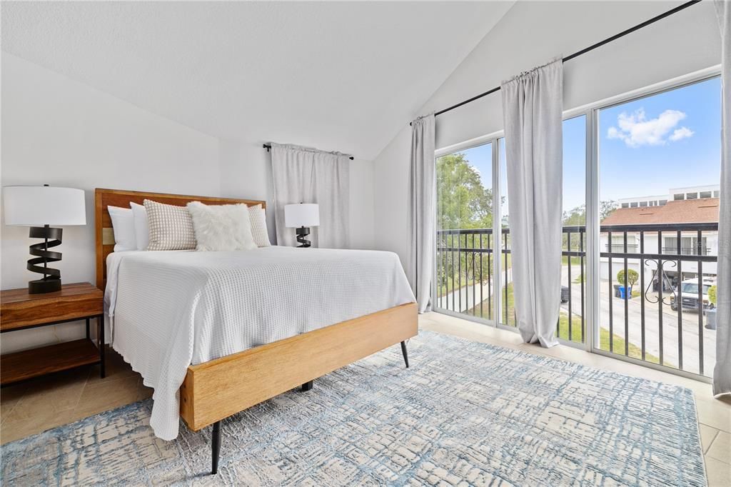 На продажу: $299,900 (2 спален, 2 ванн, 1679 Квадратных фут)