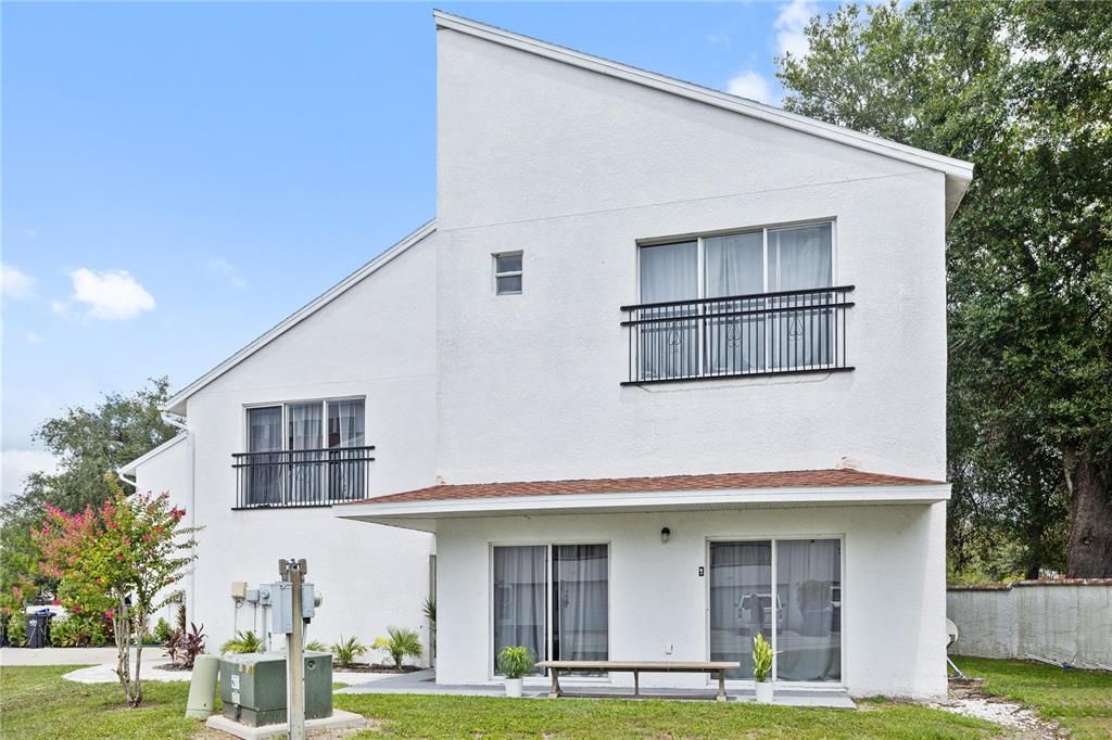 На продажу: $299,900 (2 спален, 2 ванн, 1679 Квадратных фут)