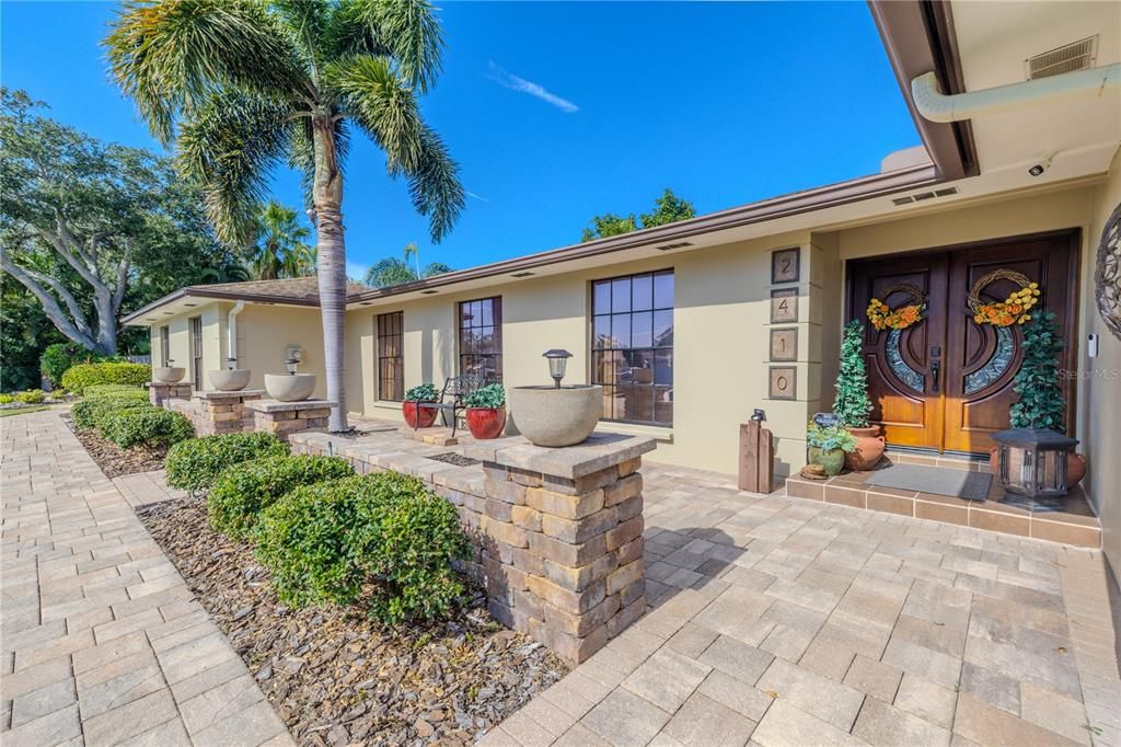 待售: $750,000 (4 贝兹, 2 浴室, 2549 平方英尺)