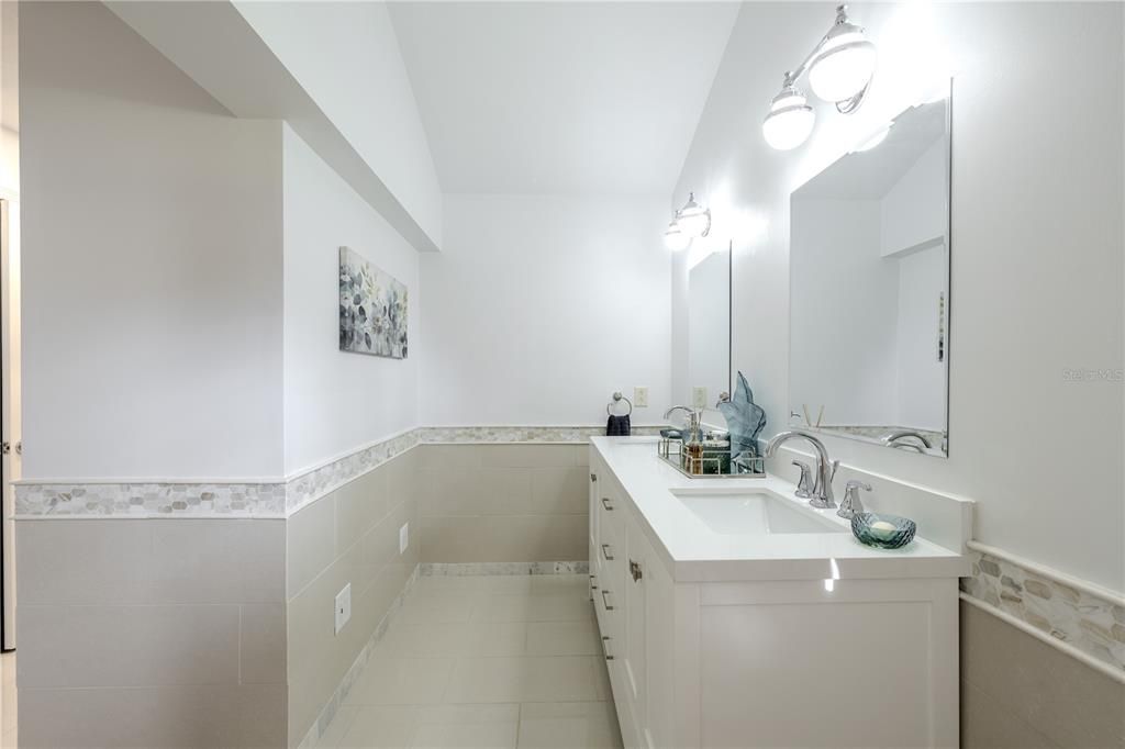 待售: $750,000 (4 贝兹, 2 浴室, 2549 平方英尺)