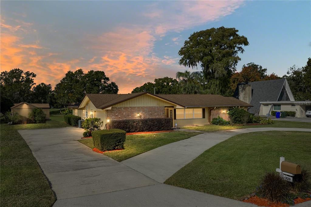 Active With Contract: $550,000 (4 beds, 3 baths, 2169 Square Feet)