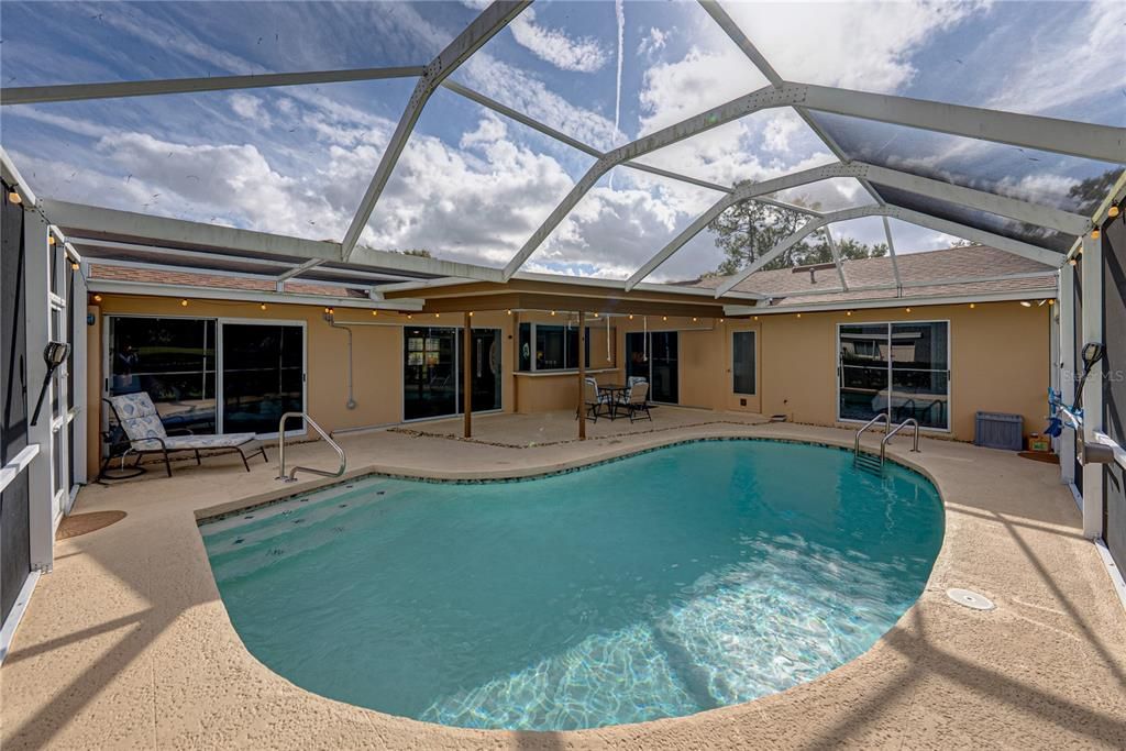 Active With Contract: $550,000 (4 beds, 3 baths, 2169 Square Feet)