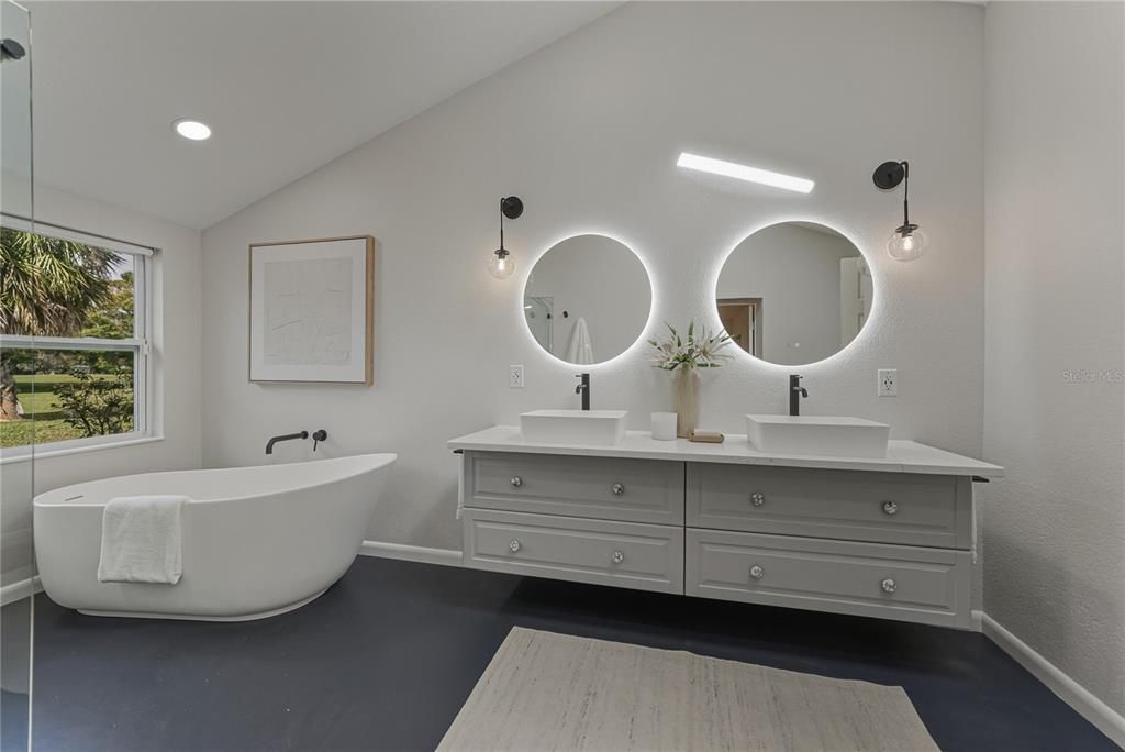 Active With Contract: $550,000 (4 beds, 3 baths, 2169 Square Feet)