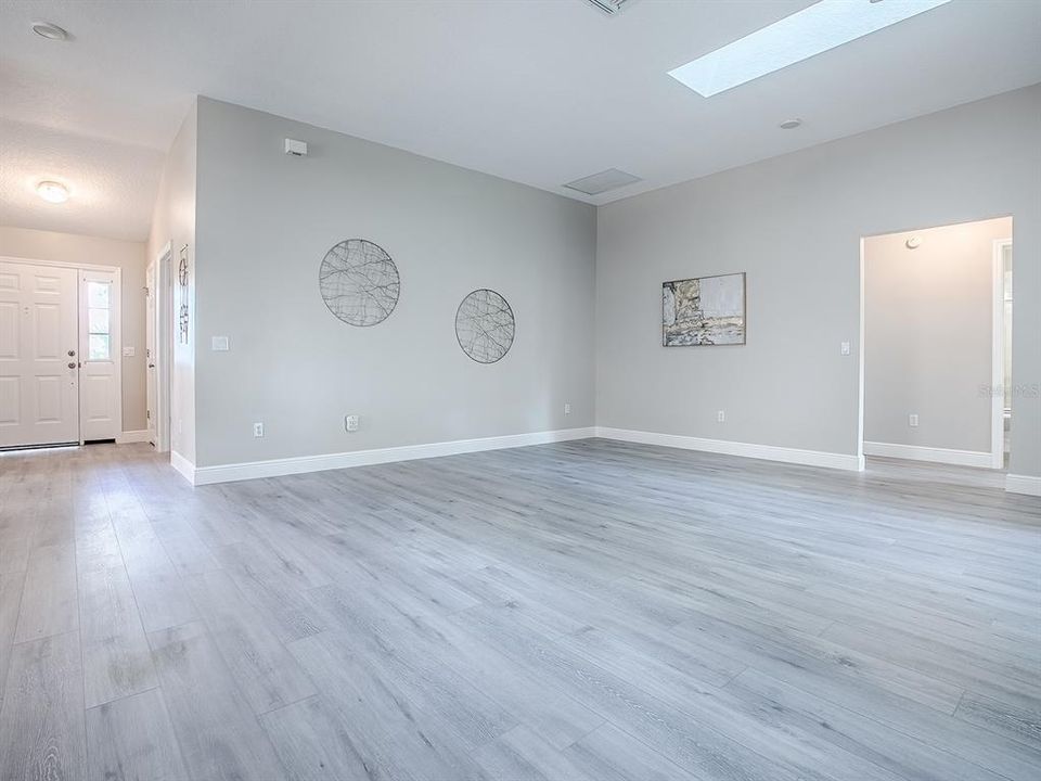 For Sale: $485,000 (3 beds, 2 baths, 2008 Square Feet)