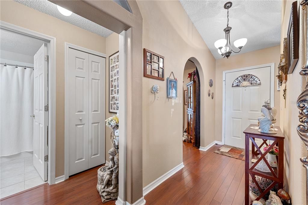 En Venta: $338,000 (3 camas, 2 baños, 1278 Pies cuadrados)