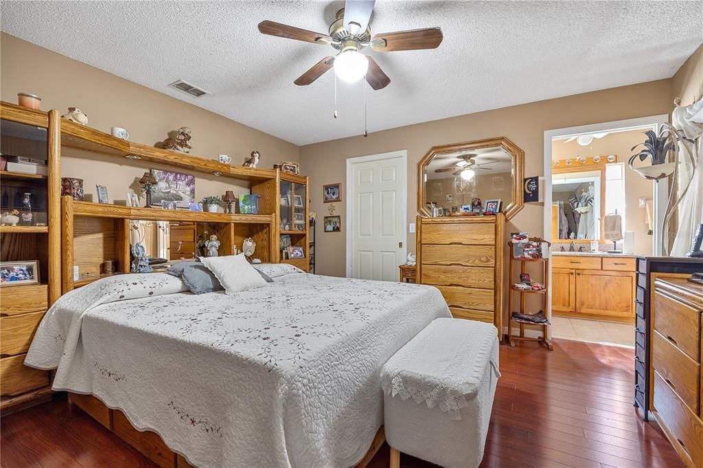 En Venta: $338,000 (3 camas, 2 baños, 1278 Pies cuadrados)