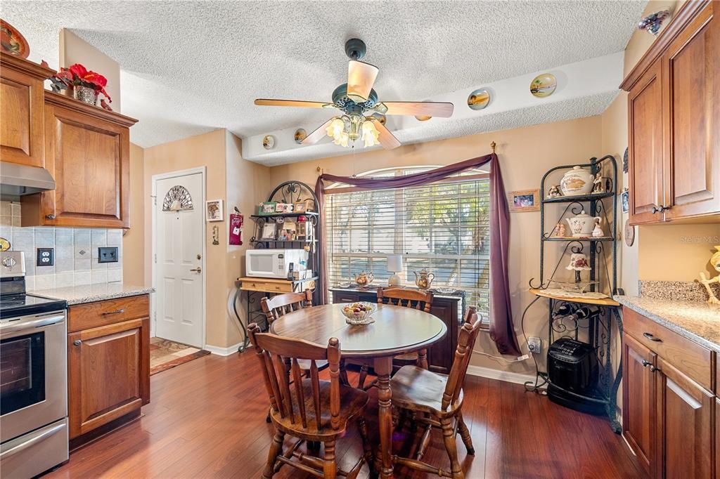 En Venta: $338,000 (3 camas, 2 baños, 1278 Pies cuadrados)