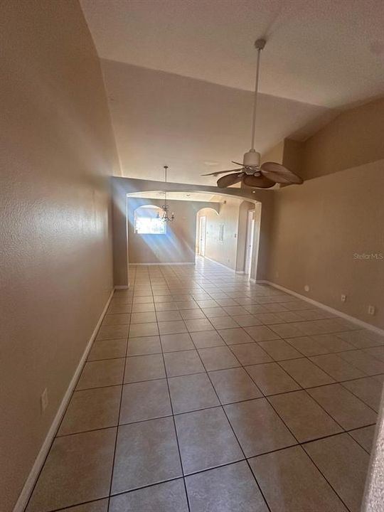 В аренду: $1,800 (3 спален, 2 ванн, 1136 Квадратных фут)