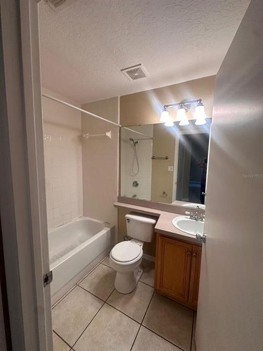 В аренду: $1,800 (3 спален, 2 ванн, 1136 Квадратных фут)