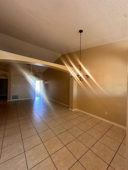 В аренду: $1,800 (3 спален, 2 ванн, 1136 Квадратных фут)