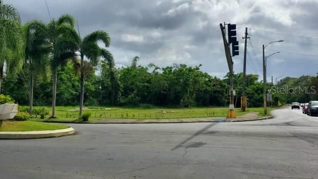 На продажу: $22,000,000 (18.00 acres)