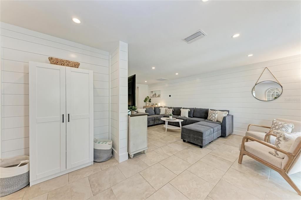 На продажу: $2,095,900 (3 спален, 3 ванн, 1240 Квадратных фут)