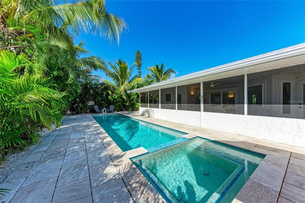 На продажу: $2,095,900 (3 спален, 3 ванн, 1240 Квадратных фут)