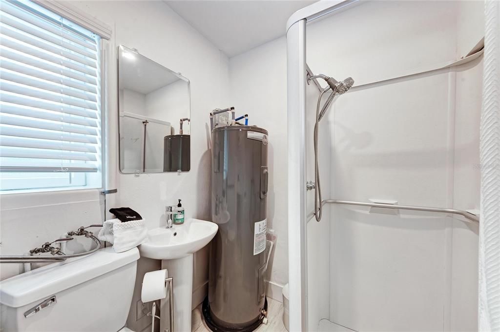 На продажу: $2,095,900 (3 спален, 3 ванн, 1240 Квадратных фут)