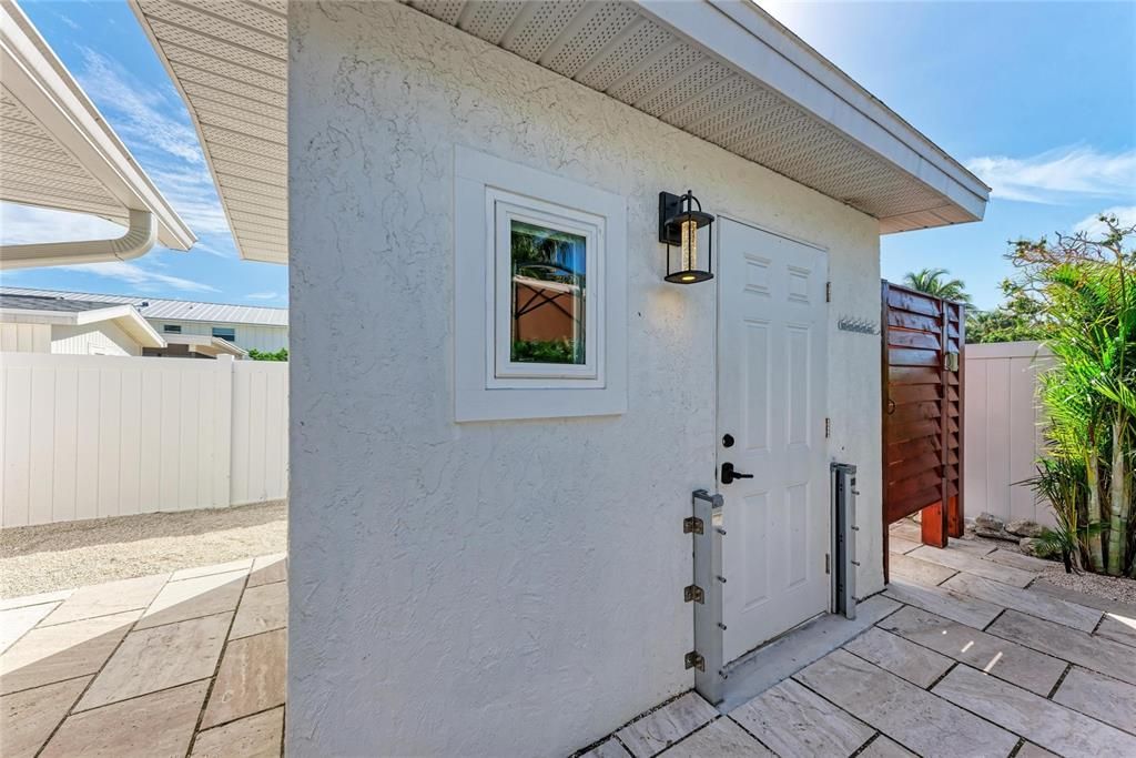 На продажу: $2,095,900 (3 спален, 3 ванн, 1240 Квадратных фут)