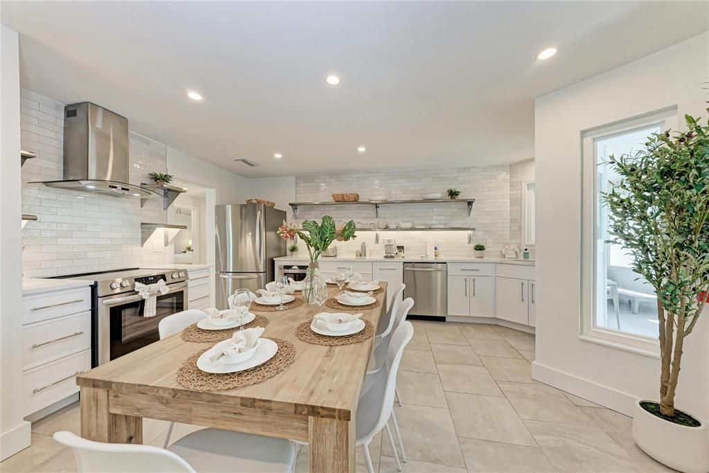 На продажу: $2,095,900 (3 спален, 3 ванн, 1240 Квадратных фут)