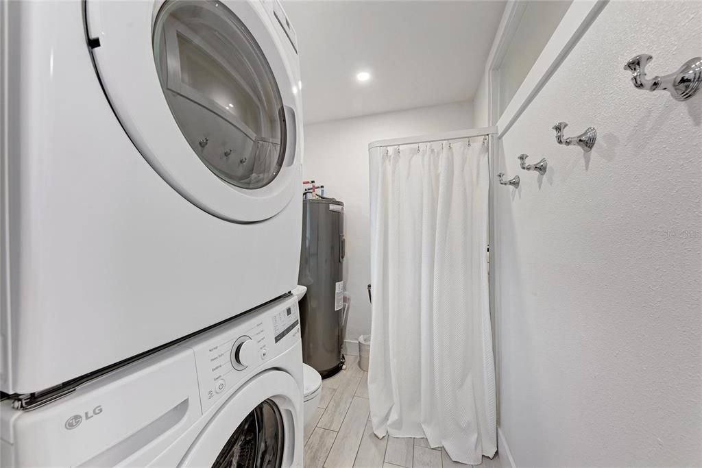 На продажу: $2,095,900 (3 спален, 3 ванн, 1240 Квадратных фут)