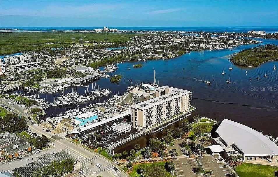 Vendido Recientemente: $380,000 (2 camas, 2 baños, 1000 Pies cuadrados)