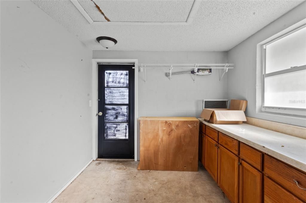 For Sale: $185,000 (2 beds, 2 baths, 1128 Square Feet)