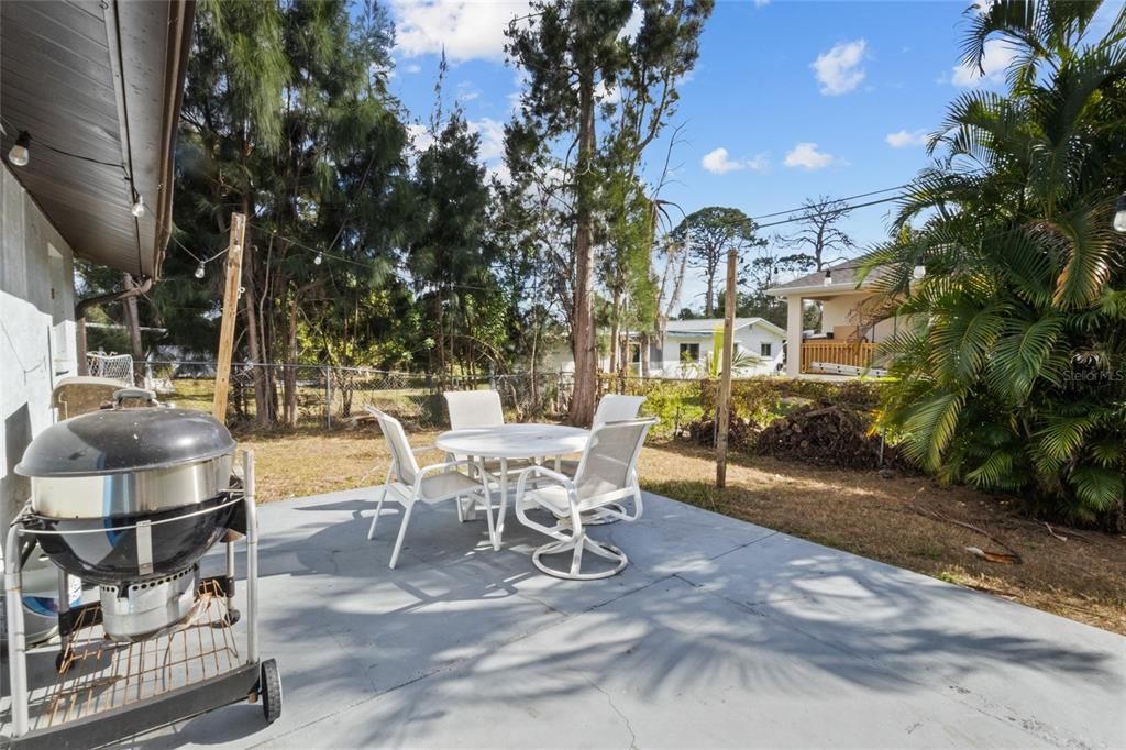 For Sale: $185,000 (2 beds, 2 baths, 1128 Square Feet)