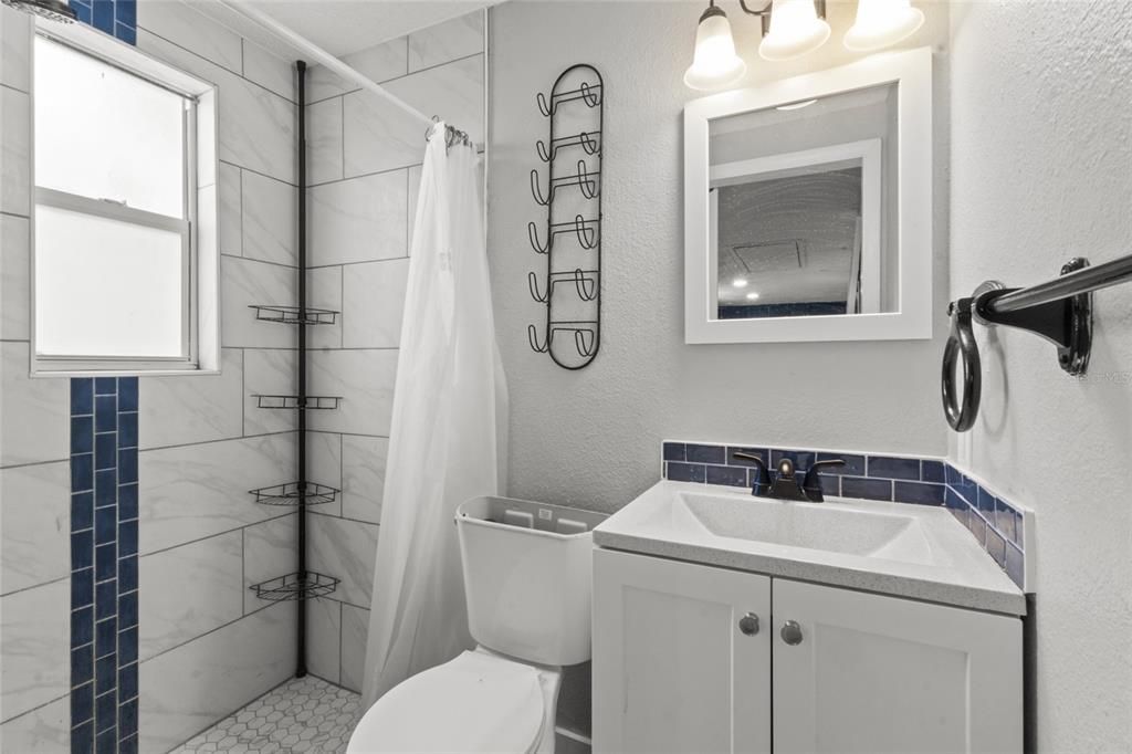 For Sale: $185,000 (2 beds, 2 baths, 1128 Square Feet)