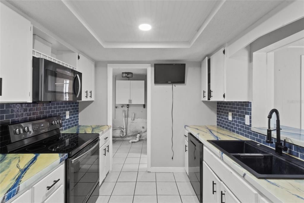 For Sale: $185,000 (2 beds, 2 baths, 1128 Square Feet)