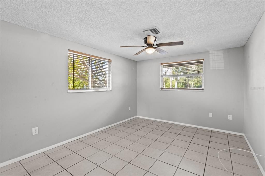 For Sale: $185,000 (2 beds, 2 baths, 1128 Square Feet)