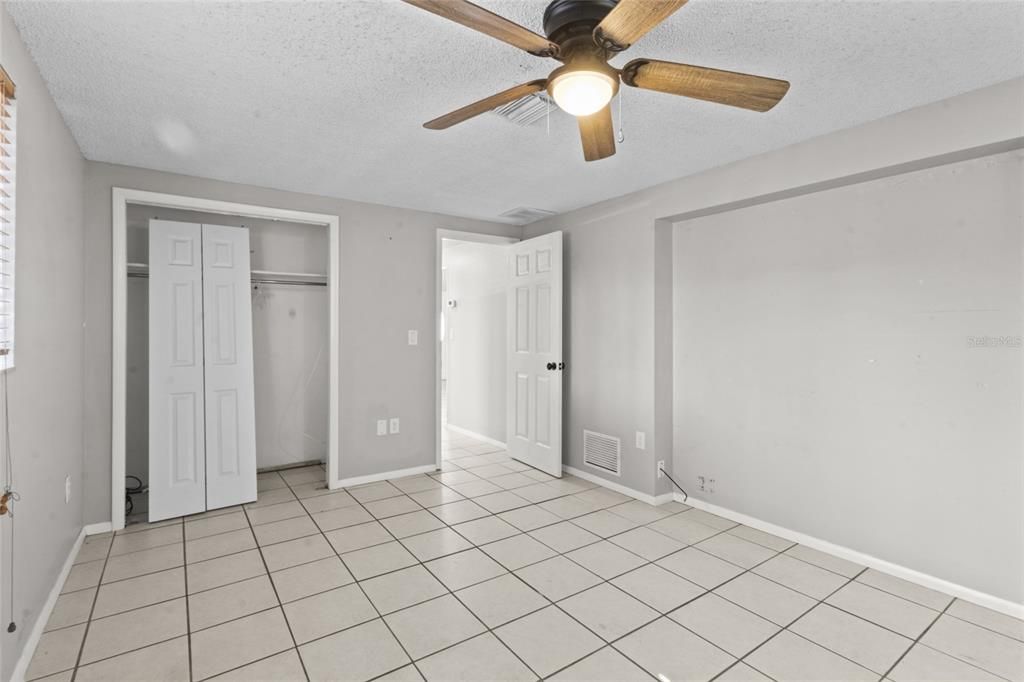 For Sale: $185,000 (2 beds, 2 baths, 1128 Square Feet)