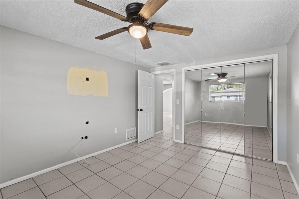 For Sale: $185,000 (2 beds, 2 baths, 1128 Square Feet)