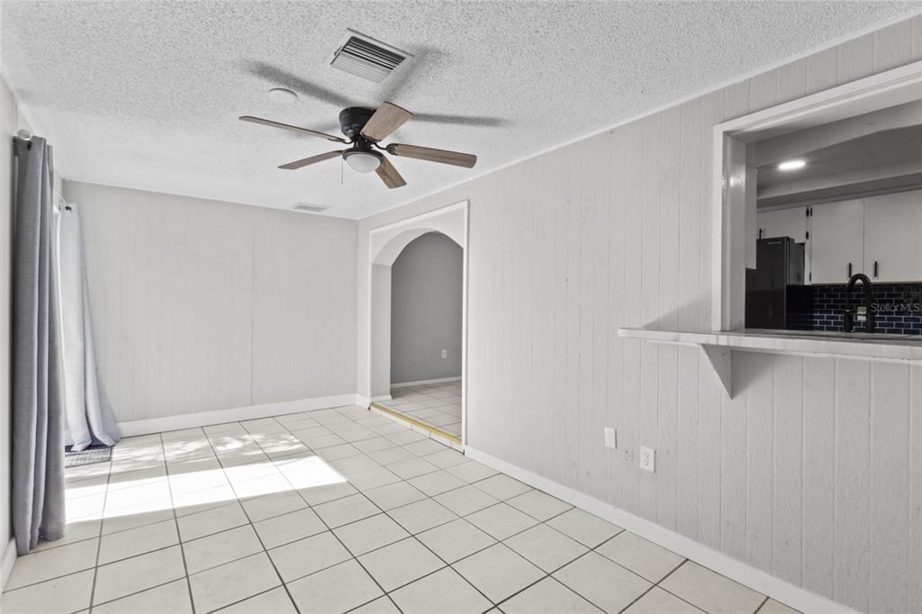 For Sale: $185,000 (2 beds, 2 baths, 1128 Square Feet)