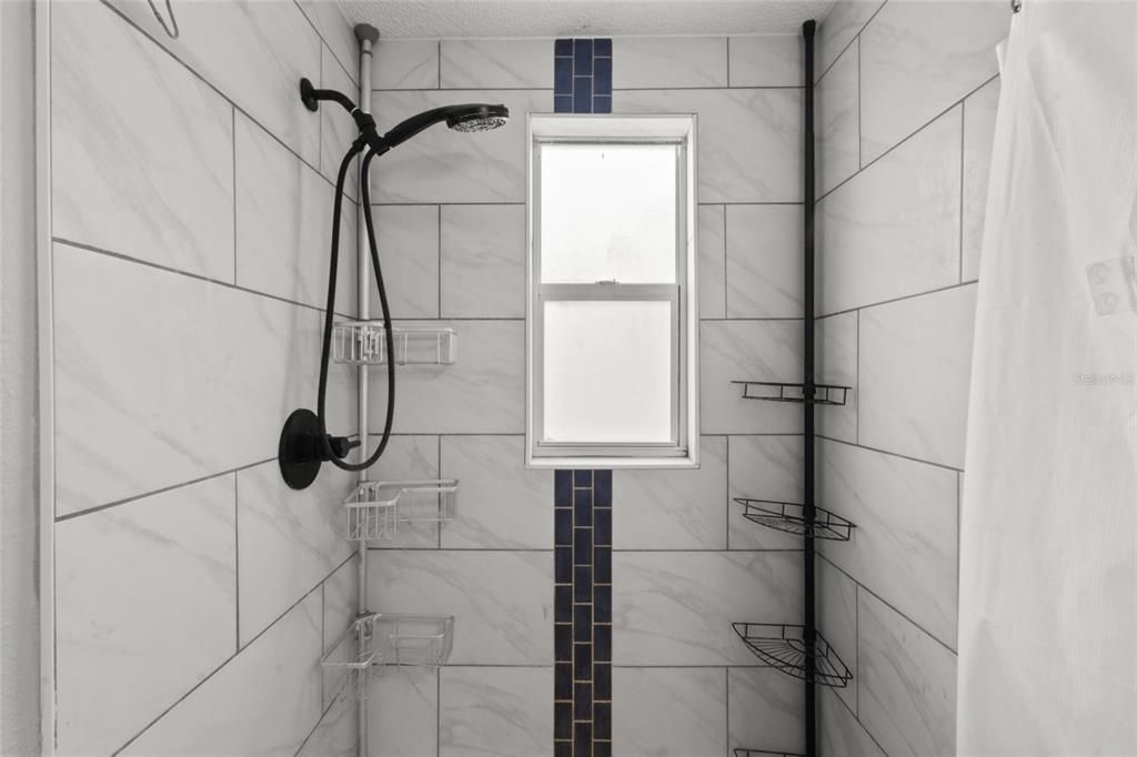 For Sale: $185,000 (2 beds, 2 baths, 1128 Square Feet)